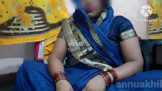 Horny indian Bhabhi sucking dick like a pro